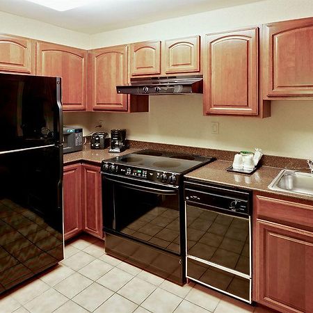 The Lotus Suites At Midlane Golf Resort Wadsworth Room photo
