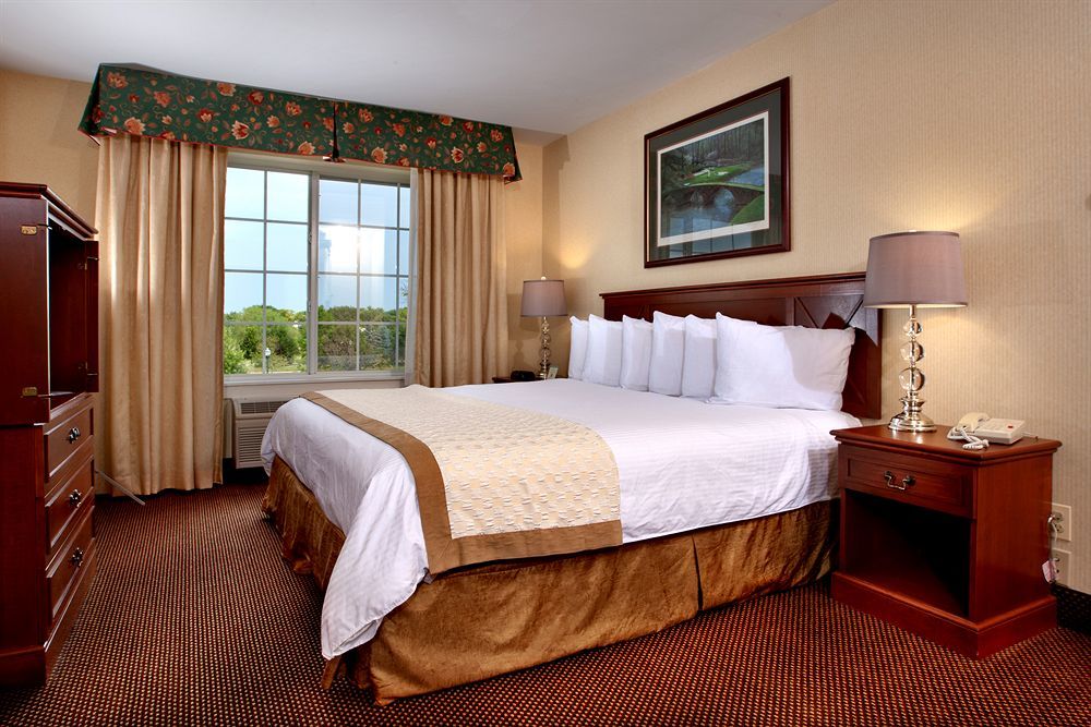 The Lotus Suites At Midlane Golf Resort Wadsworth Exterior photo