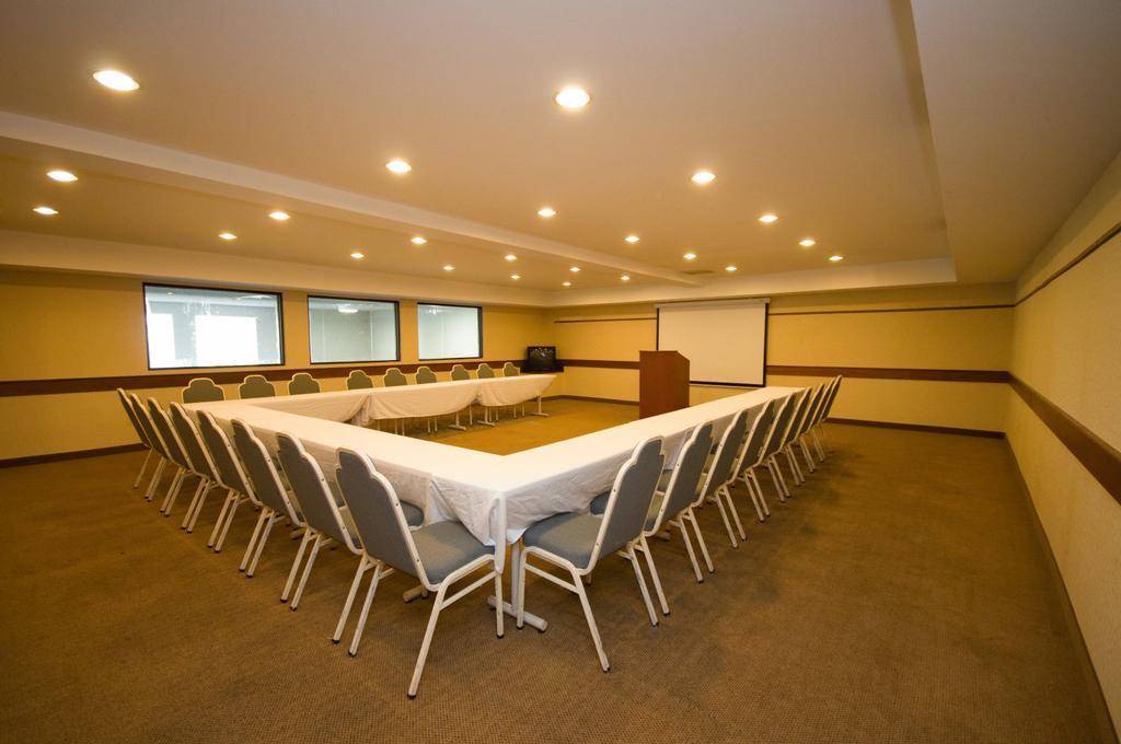 The Lotus Suites At Midlane Golf Resort Wadsworth Facilities photo